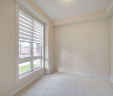 For Lease - 3073 Welsman Gardens, Oakville, Ontario - Photo 5