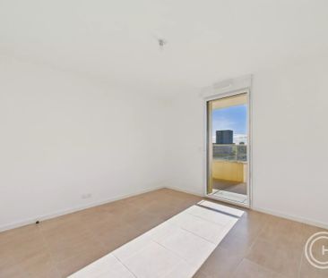 Location Appartement 2 pièces 45m² NICE 06200 - Photo 3