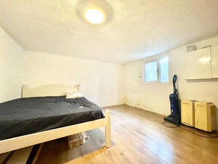 4 bedroom terraced house to rent - Photo 2