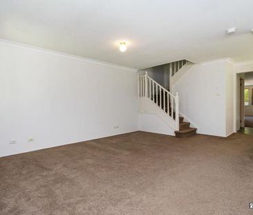 Large four bedroom home - Photo 4