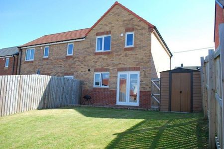 Lindsay Street, Hetton-le-Hole, Houghton Le Spring, Tyne and Wear, DH5 9AT - Photo 2