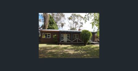 Three Bedroom Family Home! - Photo 2