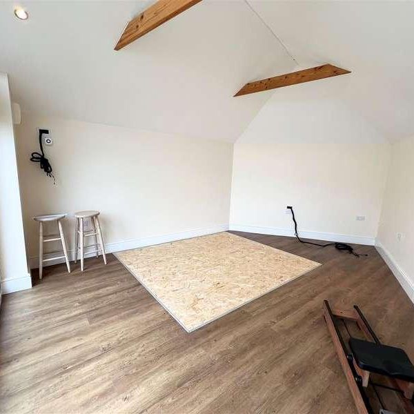 Tanyrallt Avenue, Litchard, Bridgend, CF31 - Photo 1
