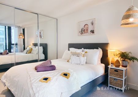 Stylish Fully Furnished 2-Bedroom Apartment in Southbank - Photo 3