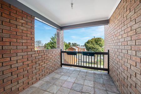 2/15 Hammond Court, Altona Meadows VIC 3028 - Photo 3