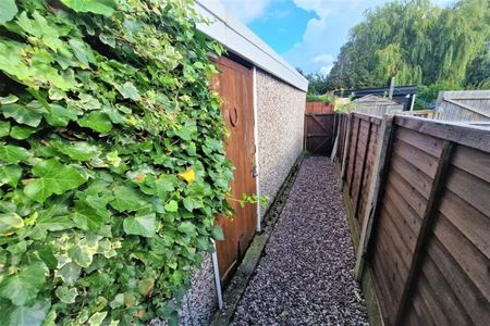 2 Bedroom Terraced To Let - Photo 4