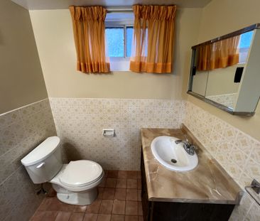 For Lease - 9 Dewlane Drive, Toronto, Ontario - Photo 6