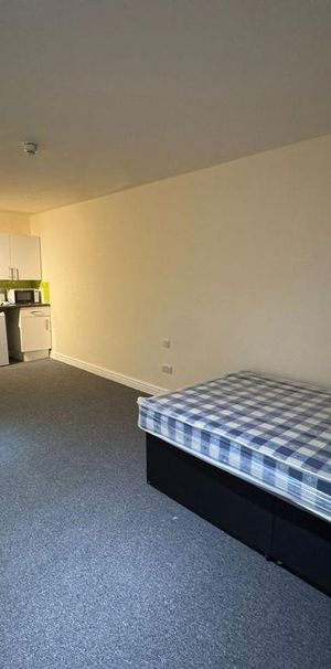 Studio to rent - Photo 1