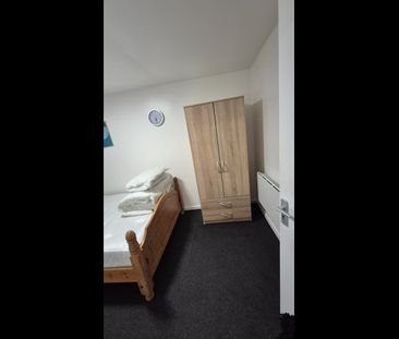 Room in a Shared Flat, Birmingham, B12 - Photo 3