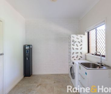 Convenient Central South Duplex - Photo 6