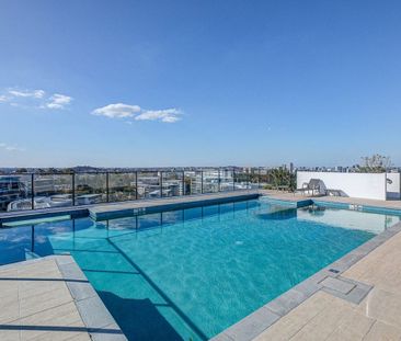 Stylish One Bedroom Apartment in Kelvin Grove Urban Village! - Photo 2