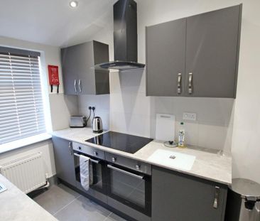 1 bedroom in a house share to rent - Photo 5