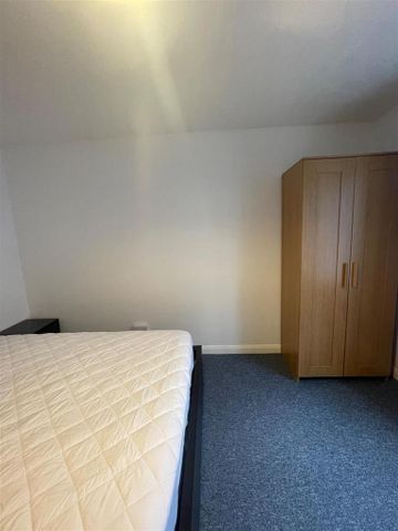 3 bedroom apartment to rent - Photo 5