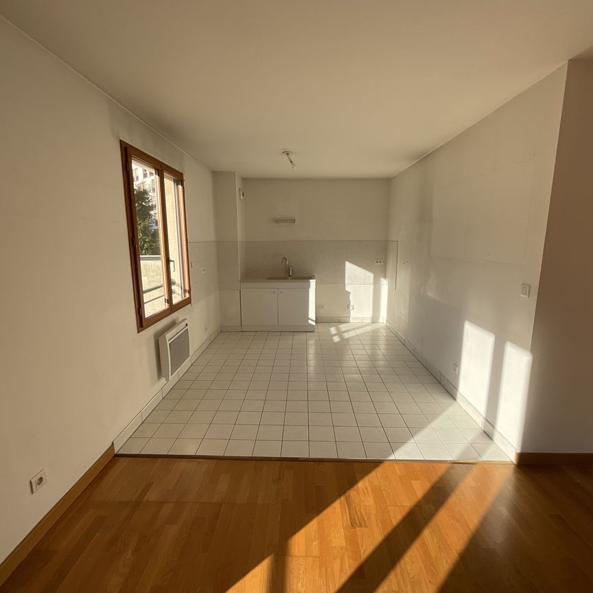 A LOUER - Quartier Près Fichaux - T3 de 75.90m² avec balconnet et parking - Photo 1