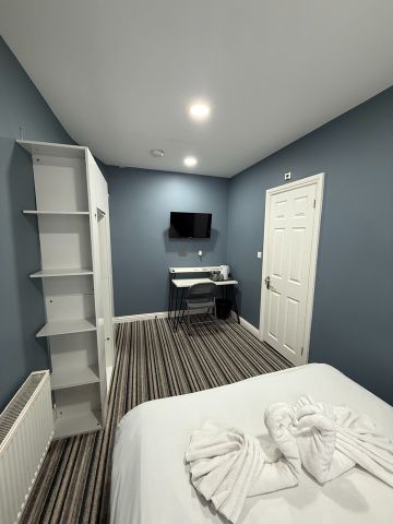 Bedsit, High Town Road, LU2 - Photo 3