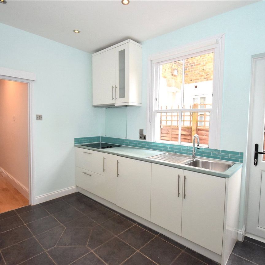 Third Cross Road Twickenham, Middlesex - 1 bedroomProperty for lettings - Chasebuchanan - Photo 1