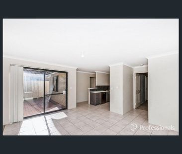 Neat and Fresh! - Photo 1