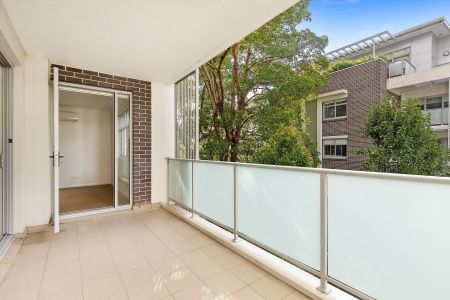 Modern Apartment in Prime Location - Photo 5