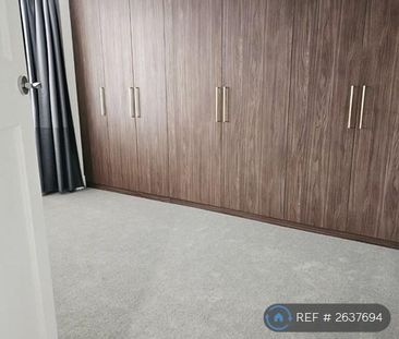 3 bedroom semi-detached house to rent - Photo 6