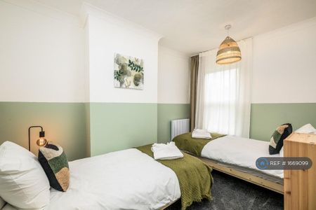 2 bedroom terraced house to rent - Photo 5
