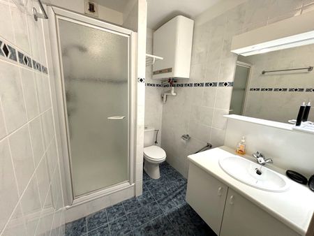 Studio met slaaphoek in een residentie met verwarmd zwembad – vlak bij de zeedijk in Oostende! - Foto 4