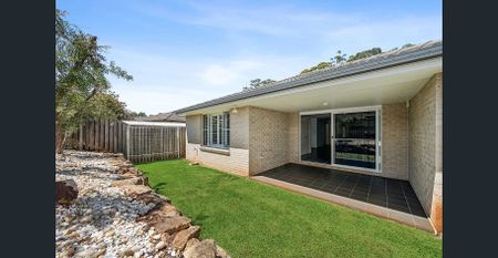 Modern four-bedroom, opposite bushland reserves - Photo 5