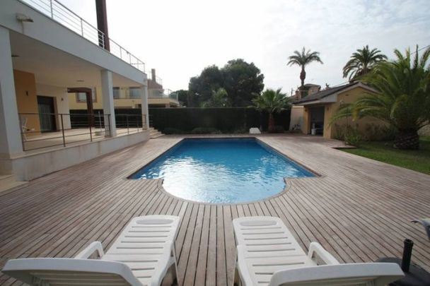 Villa de lujo en Cabo Roig. Verano - Photo 1
