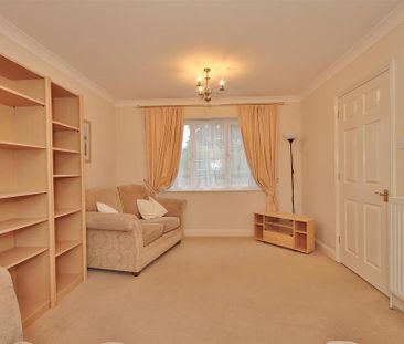 3 bedroom semi-detached house to rent - Photo 4