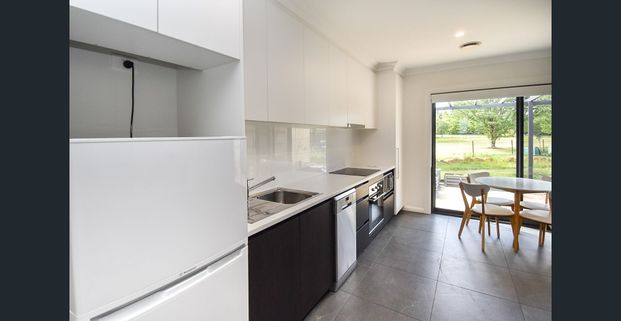 Fully Furnished One Bedroom Apartment - Photo 1