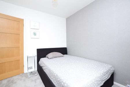 3 bedroom detached bungalow to rent - Photo 5