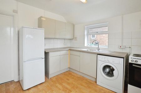 2 bedroom maisonette to rent - Photo 4