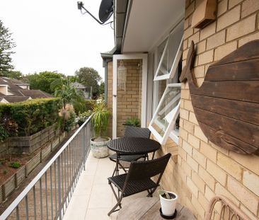 SUN-DRENCHED APARTMENT - Photo 6