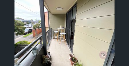 Modern Townhouse Living in Mayfield - Photo 2