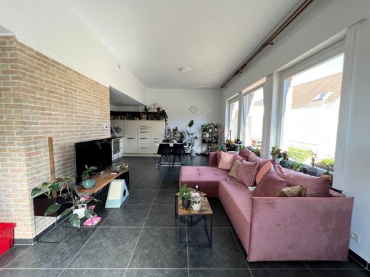 GELIJKVLOERS APPARTEMENT MET 1 SLAAPKAMER, TERRAS EN GARAGE IN ZUIDSCHOTE - Photo 1