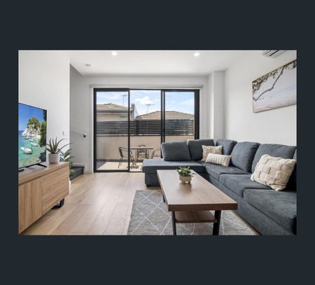 3/244 Pascoe Vale Road, Essendon, Vic 3040 - Photo 5