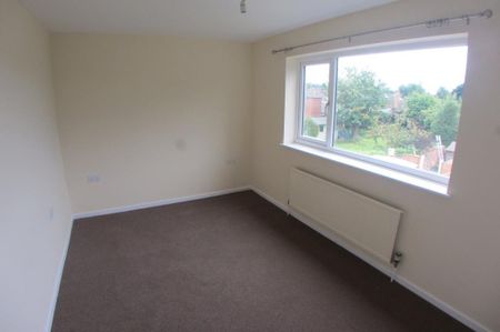 2 bedroom end of terrace house to rent - Photo 2