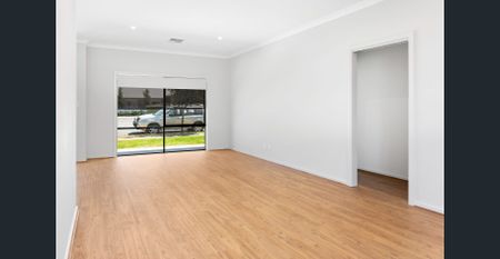 Stylish 3 bedroom home fantastic location! - Photo 2