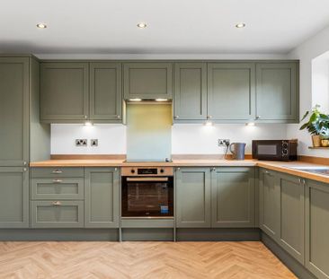 3 bedroom semi-detached house to rent - Photo 6