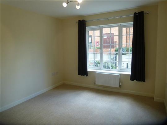 Wroughton Road, Aylesbury, Wendover - Photo 1