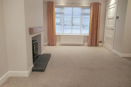 3 bedroom semi-detached house to rent - Photo 5