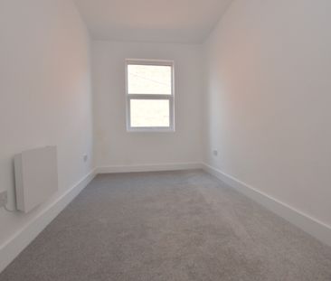 2 Bedroom FIrst Floor Flat - Photo 5