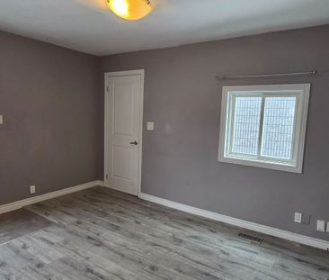 For Lease - 54 Wyandotte Street Unit# 2, Orillia, Ontario - Photo 3