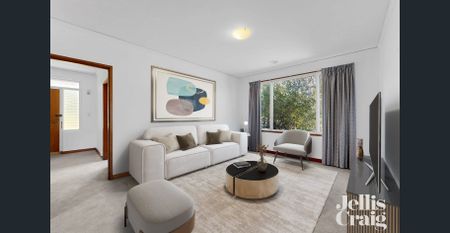 Spacious & Stylish Family Home in Prime Camberwell Location - Photo 2