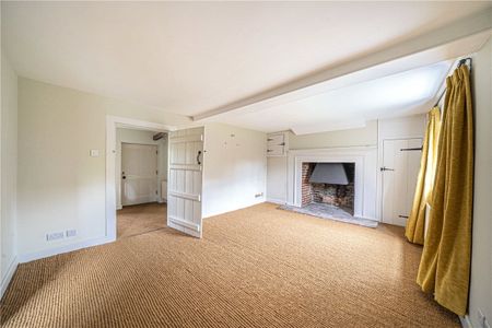 A stunning 4/5 bedroom house with versatile interior and well maintained garden, with beautiful views - Photo 2