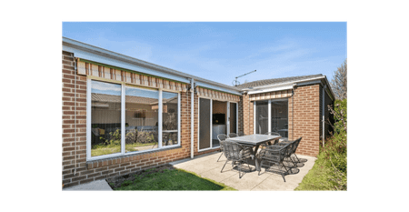 Modern 4-Bedroom Family Home - Photo 3