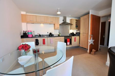 2 bedroom apartment to rent - Photo 2