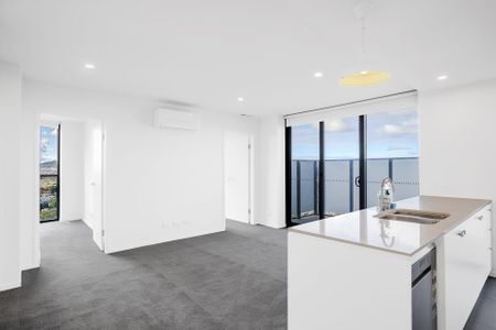 Two bedroom located in the heart of Gungahlin - Photo 2