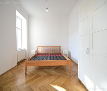 sanierte Altbauwohnung mit großer Loggia - Photo 2