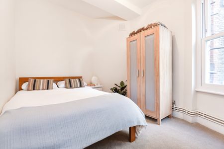 Elms Crescent, Clapham, London, SW4 - Photo 2