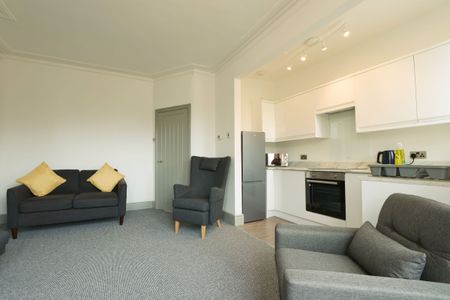 2 Bedroom Home – Medium Let - Photo 5